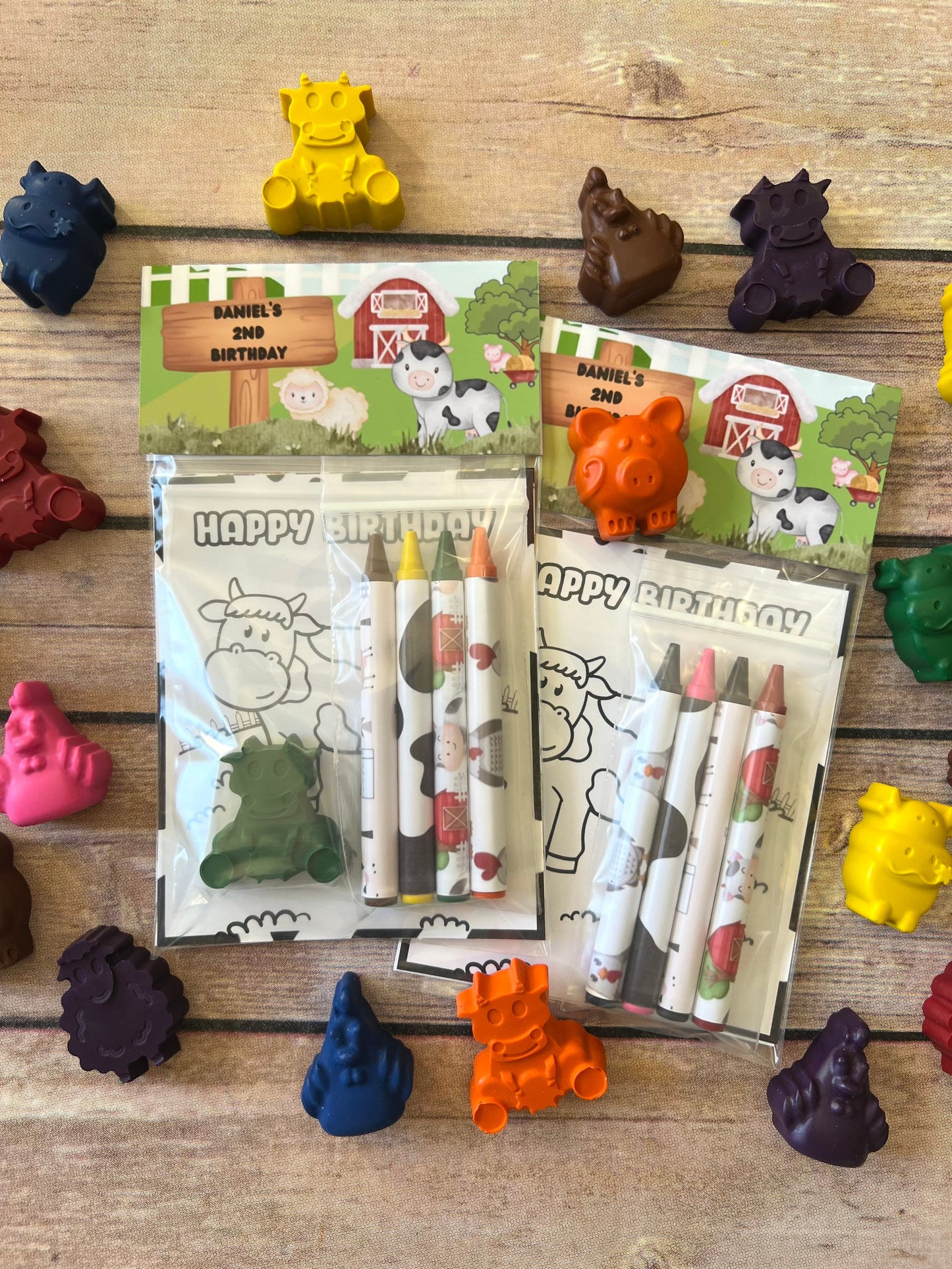 Farm animal mini Color Packs. Personalized. Party favors. Kids gifts. Class favors. Farm Animal crayons. Birthday favors. Cow. Pig. Sheep.