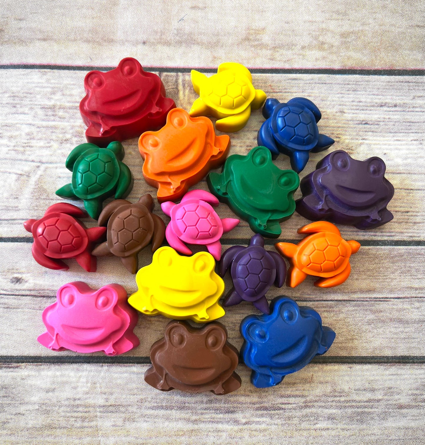 Personalized Reptile Mini Color Packs - Frog and Turtle Crayons - Perfect for Kids' Party Favors, Birthday Gifts, and Classroom Treats