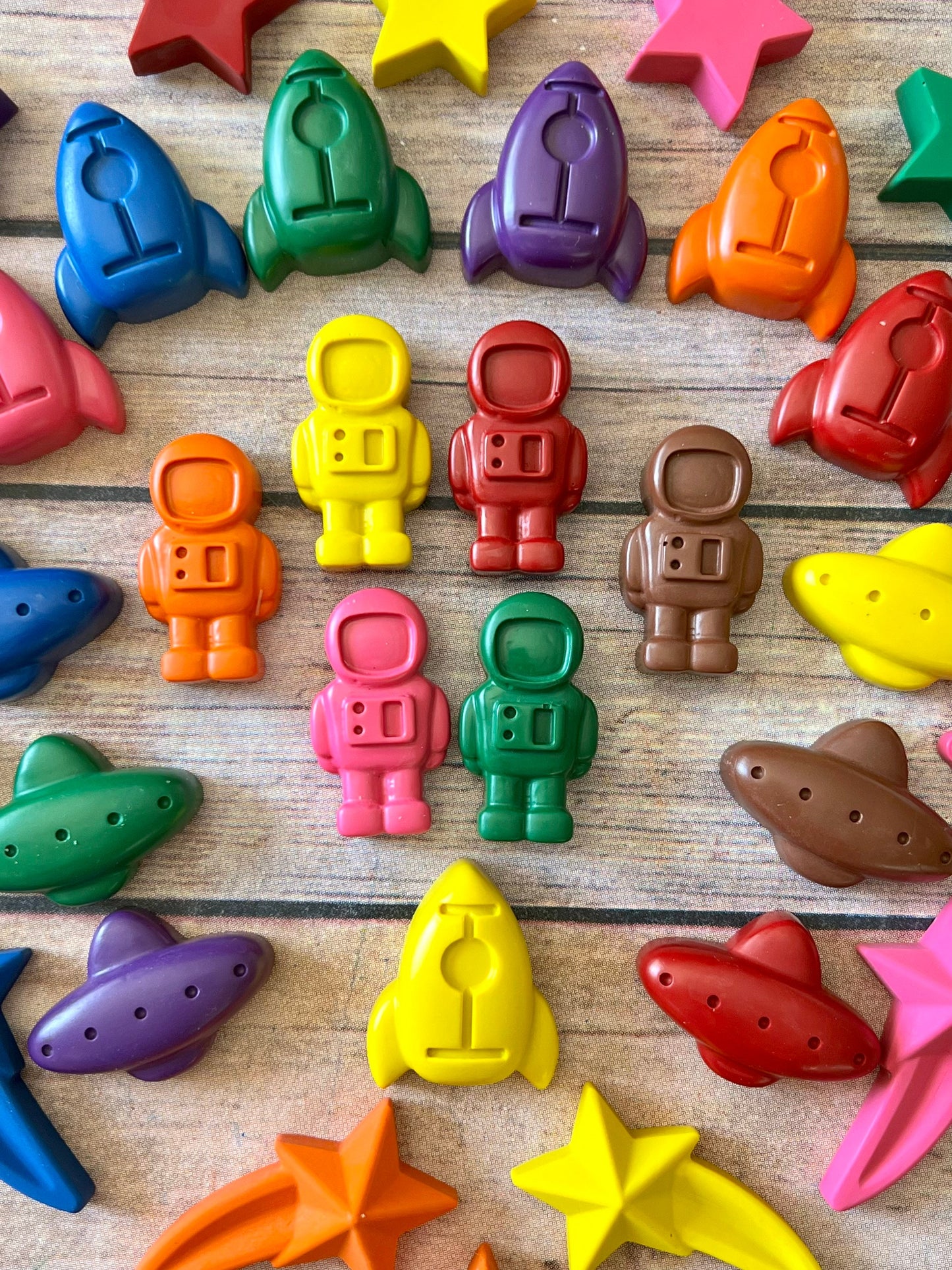 Outer space Kids Birthday Favors. Rocket crayons. Thank you favors. Outer space birthday. Class favors. Gifts. Space ship.