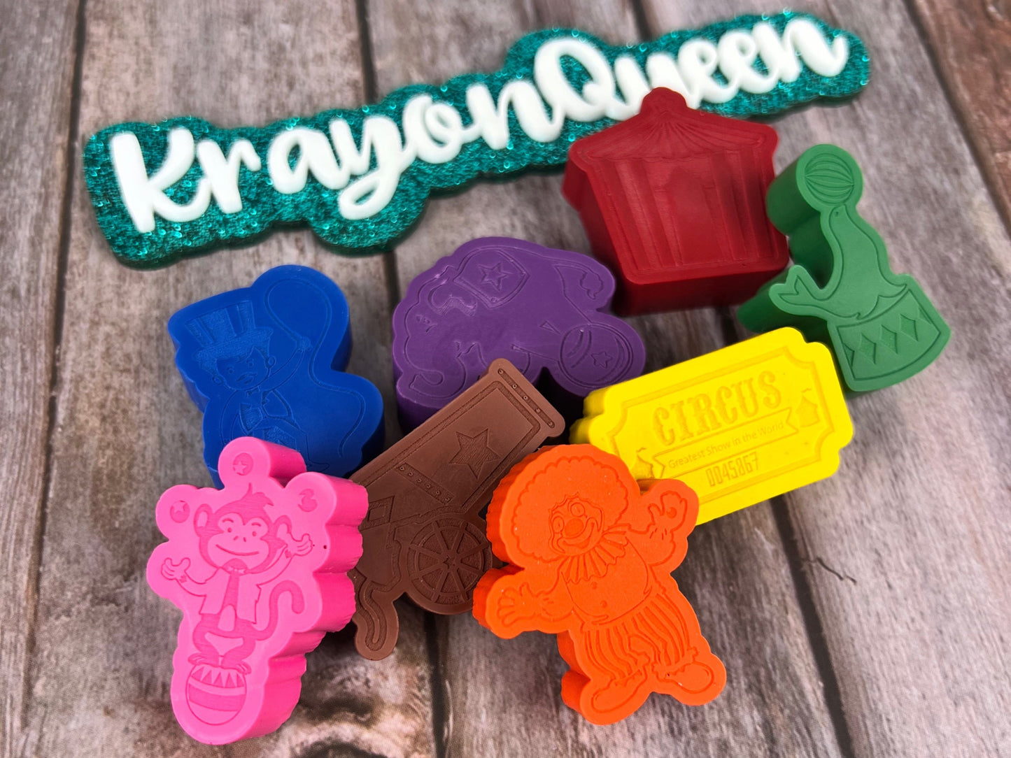 Kids circus-themed crayons for party favors- Non-toxic Handmade circus crayons for imaginative play- Carnival-inspired handmade crayons