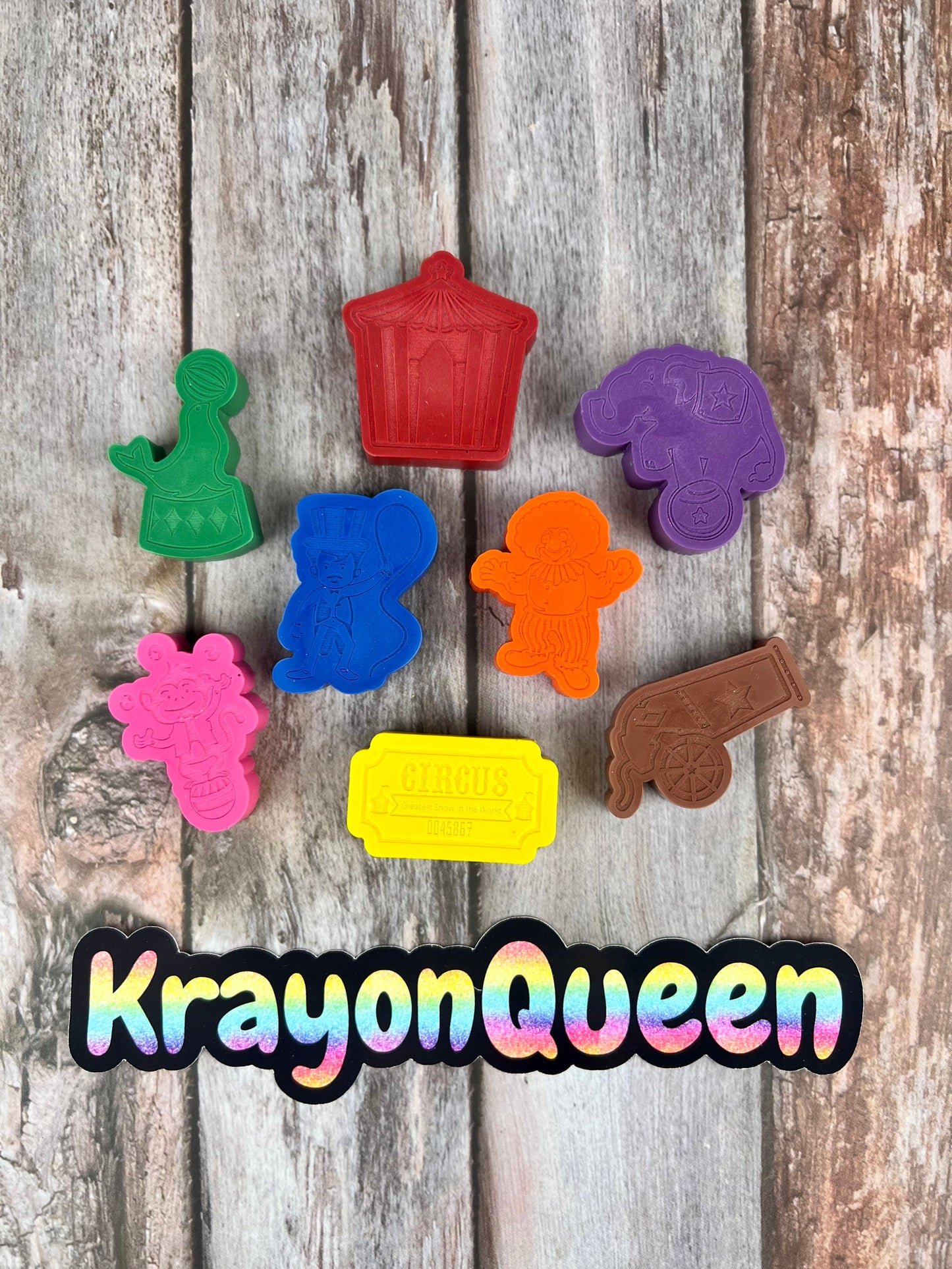 Kids circus-themed crayons for party favors- Non-toxic Handmade circus crayons for imaginative play- Carnival-inspired handmade crayons