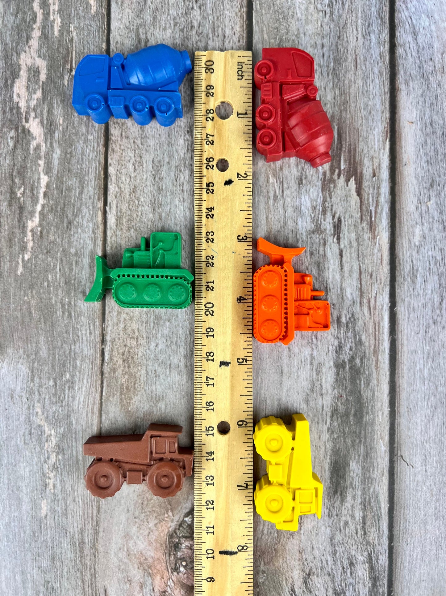 Construction Kids Birthday Favors. Truck crayons. Thank you favors. Construction birthday. Class favors. Gifts. Dump truck.