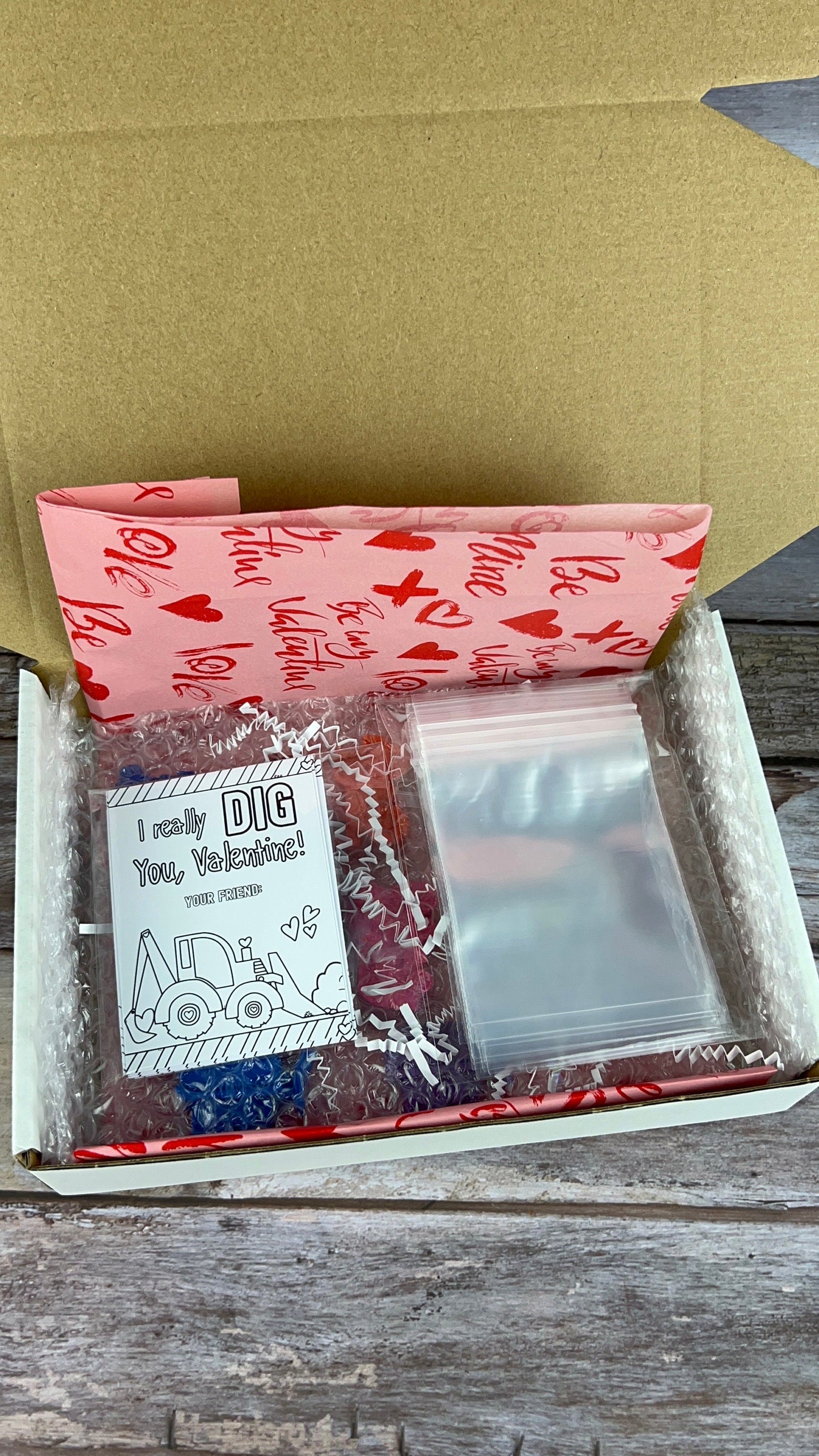 Construction-Themed Valentine's Day Cards - DIY Kit with Truck-Shaped Crayons – Perfect for Classroom Gifts