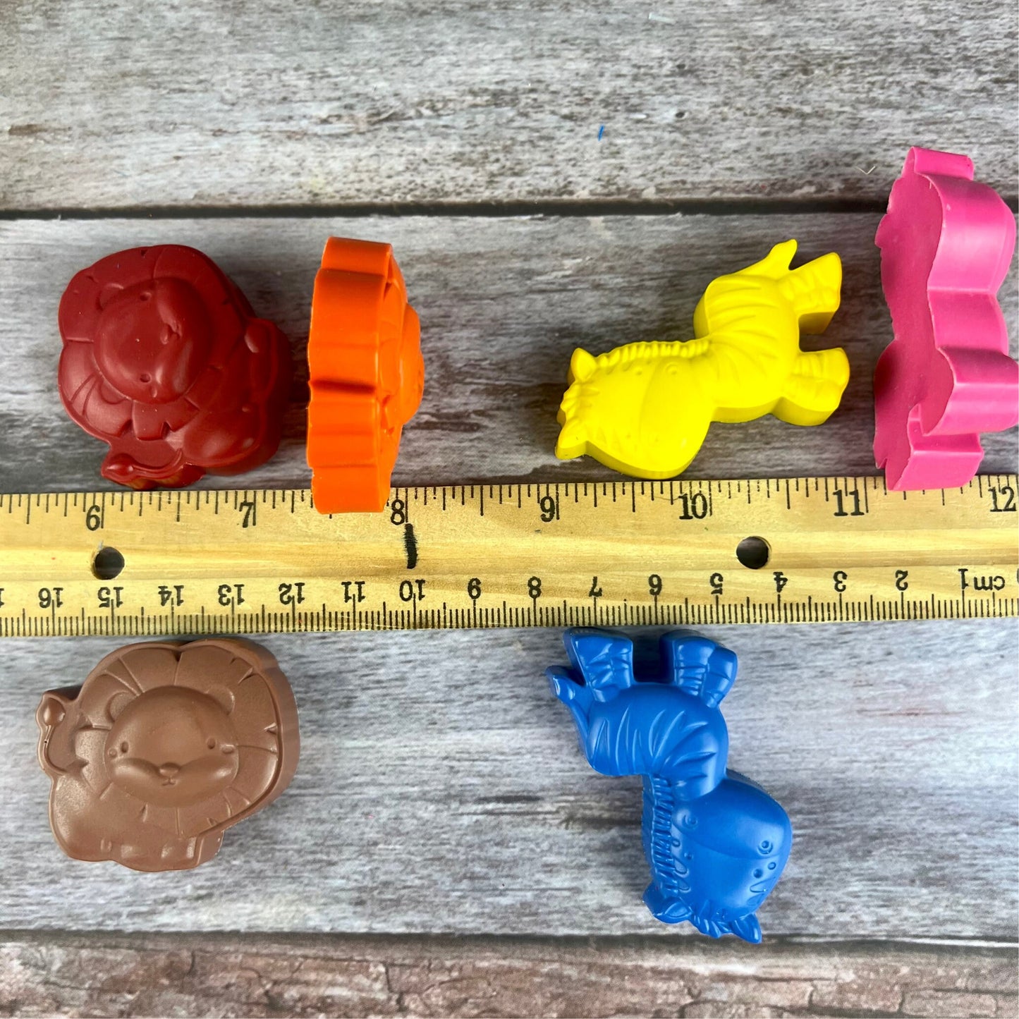 Safari Animal Crayons for Kids: Vibrant Colors, Perfect for Birthdays, Thank You Gifts, and Wild One Parties - Great for Gifting