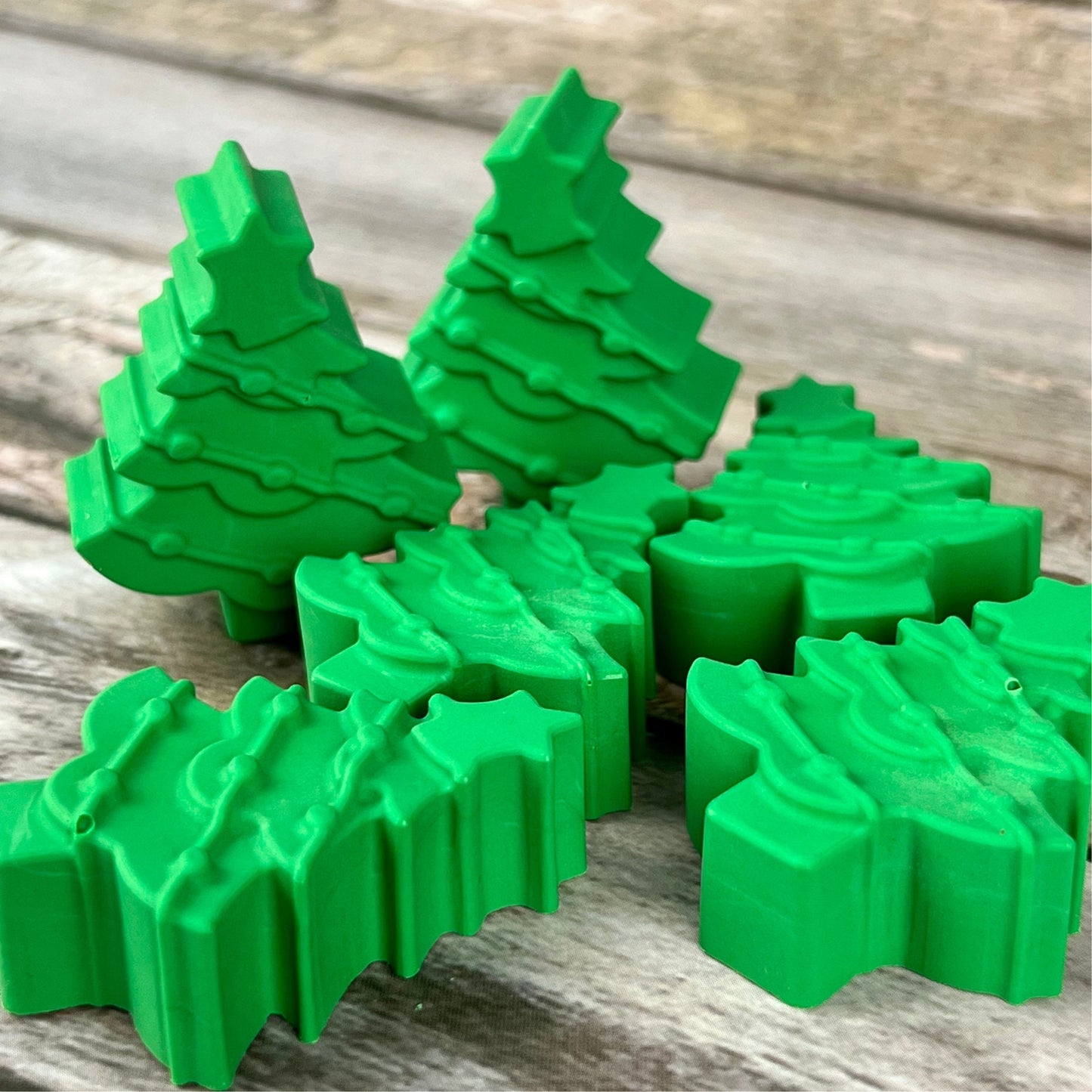 Christmas Shaped Crayons: Festive Stocking Stuffers, Class Favors, and Gifts for Kids