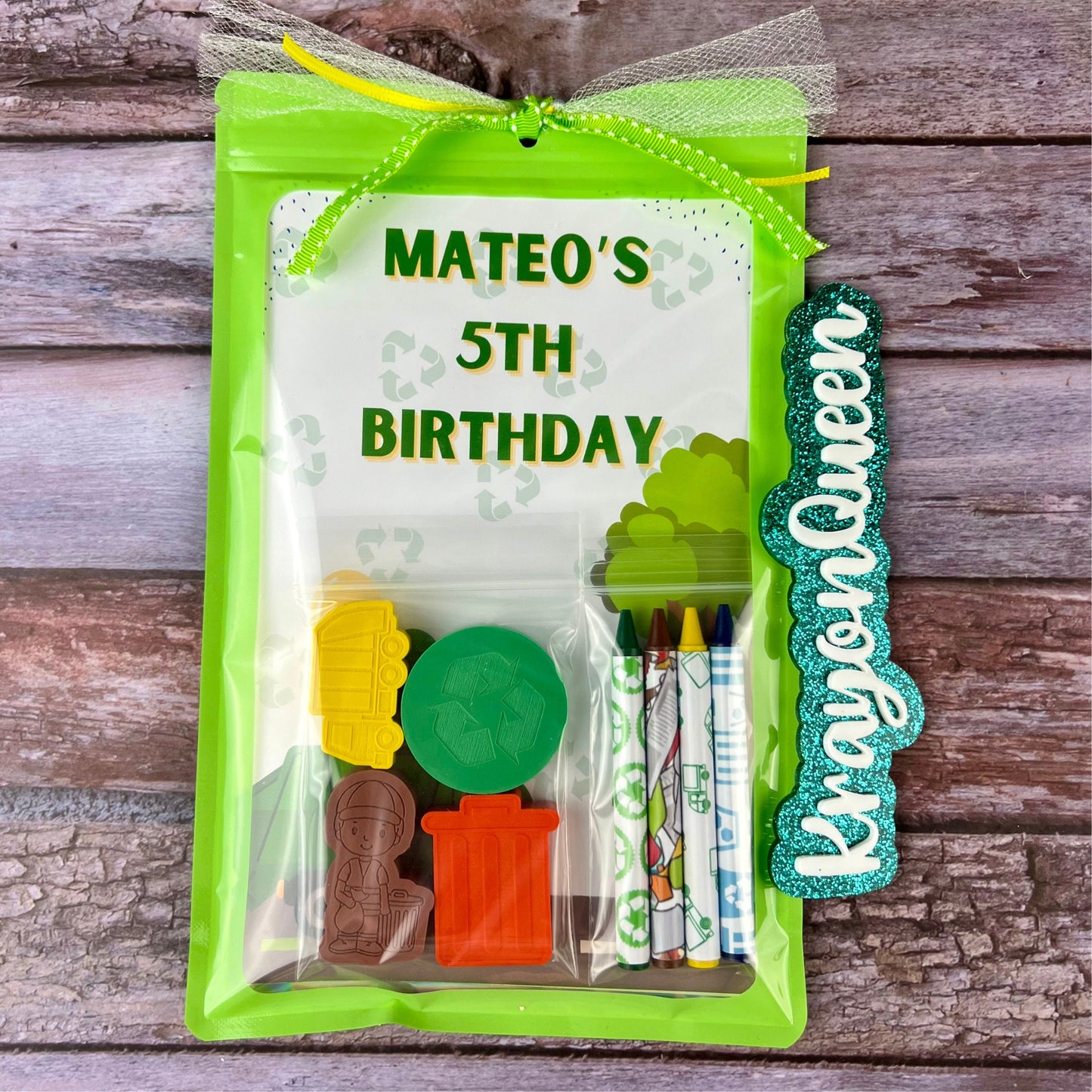 Garbage truck mini Color Packs. Personalized. Party favors. Kids gifts. Class favors. Garbage truck crayon. Birthday favors. Recycle. Trash